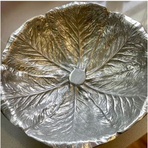 Wilton Armatele Cabbage/lettuce serving bowl. 13” diameter.